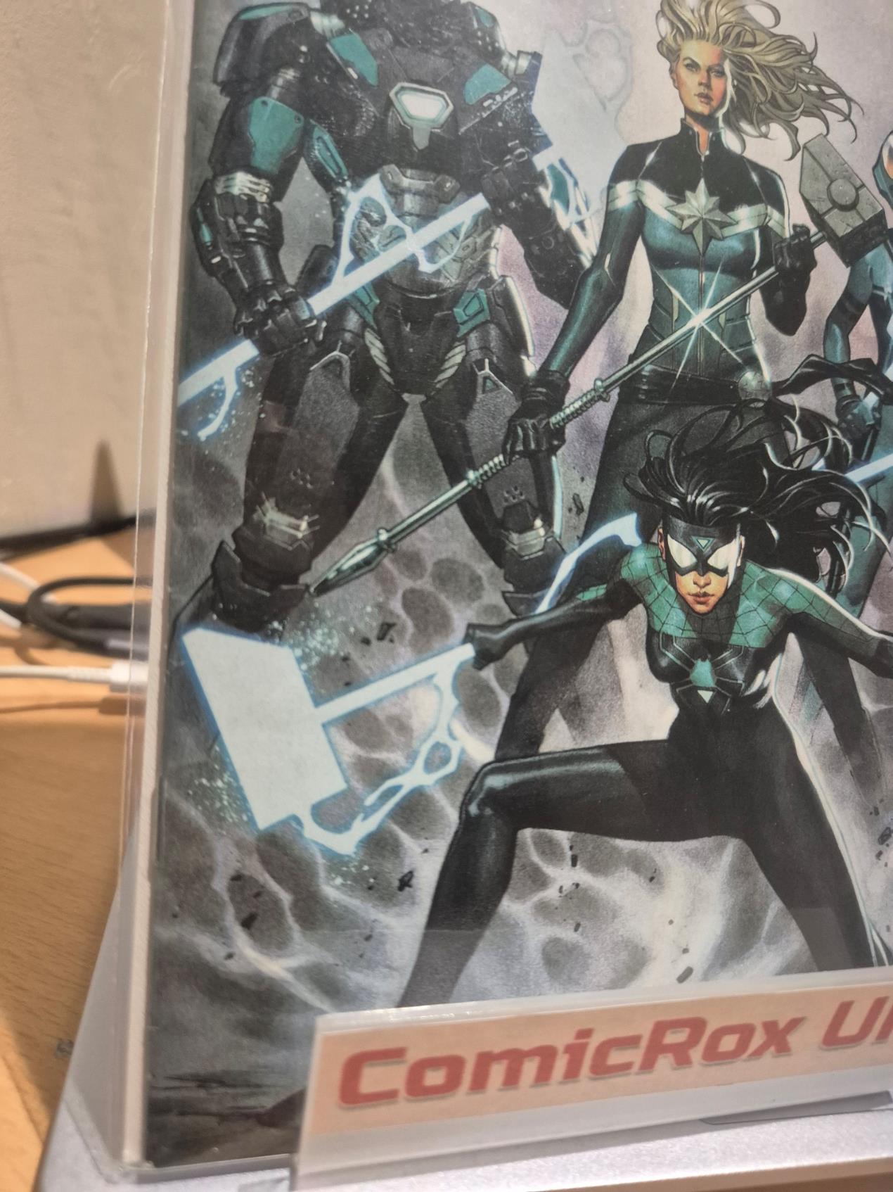 CAPTAIN MARVEL #20 Jorge Molina Trade Variant Cover (A) VF/NM - Key Edition