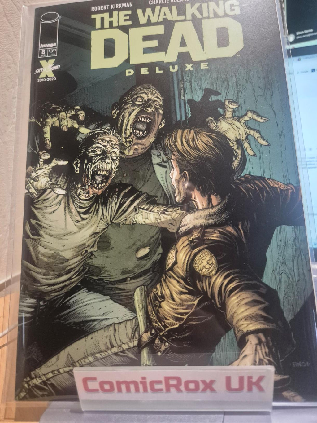 Walking Dead Deluxe (2020) #8  (9.6/9.8) Finch Cover 2021 - HIGH GRADE