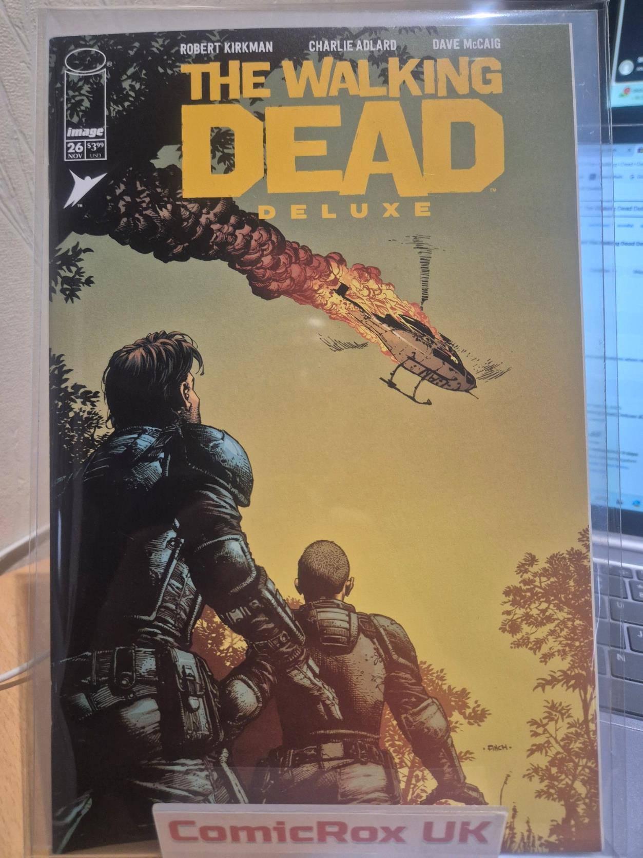 Walking Dead Deluxe #26 Cover a Finch & McCaig Comic - 9.6/9.8
