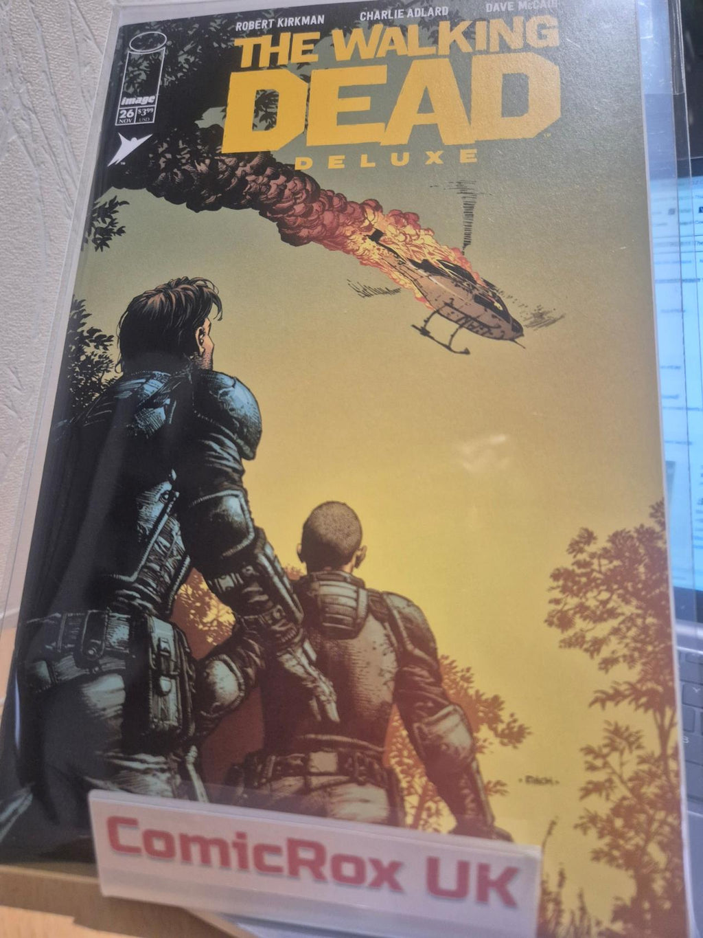 Walking Dead Deluxe #26 Cover a Finch & McCaig Comic - 9.6/9.8