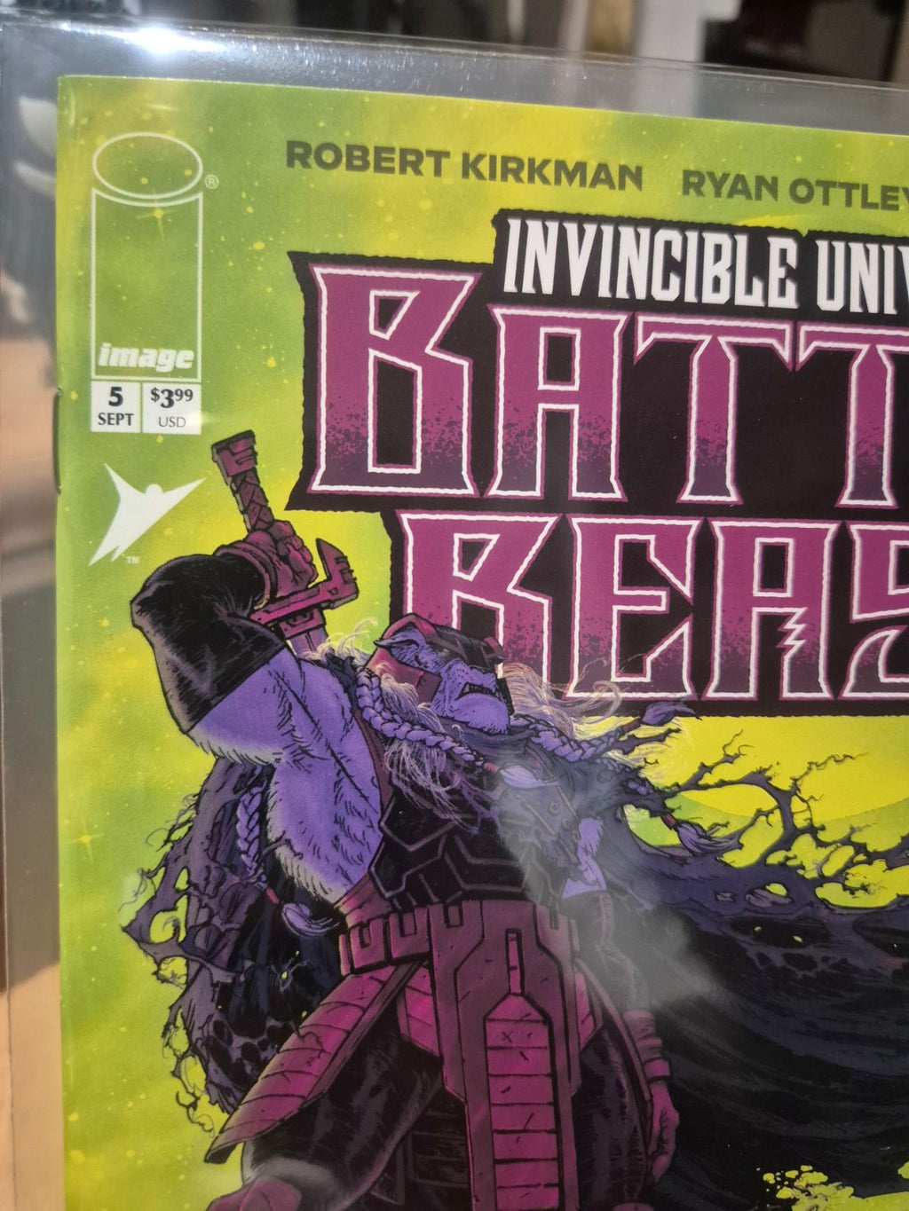 Invincible Universe Battle Beast, #5, Tony Moore Variant, NEW/Mint