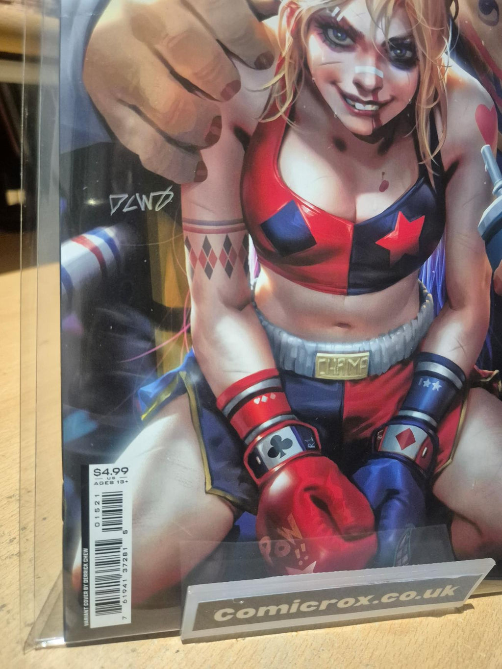 HARLEY QUINN, #15, DERRICK CHEW VARIANT, AMAZING COVER! MINT
