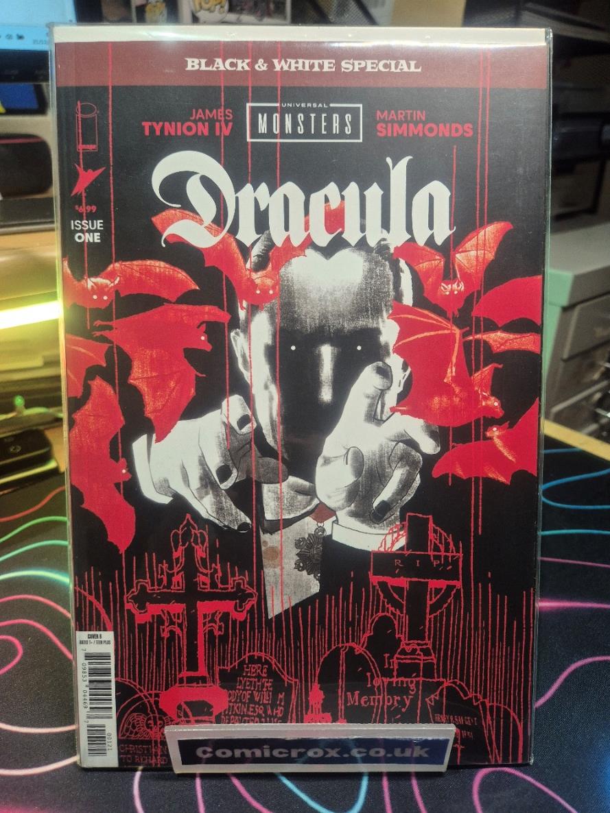 UNIVERSAL MONSTERS DRACULA BLACK & WHITE SPECIAL #1 CVR B MARK CHIARELLO VARIANT