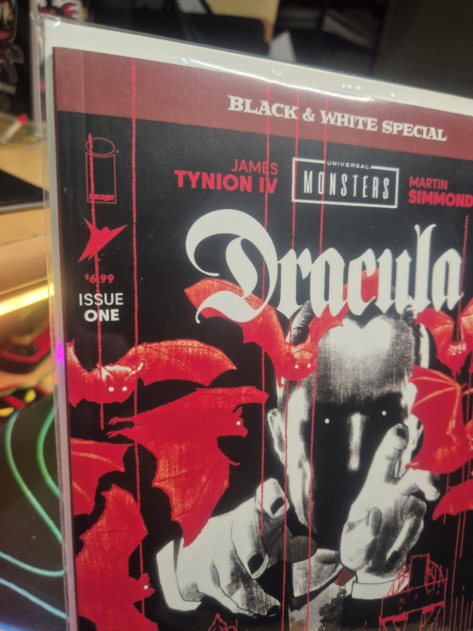 UNIVERSAL MONSTERS DRACULA BLACK & WHITE SPECIAL #1 CVR B MARK CHIARELLO VARIANT