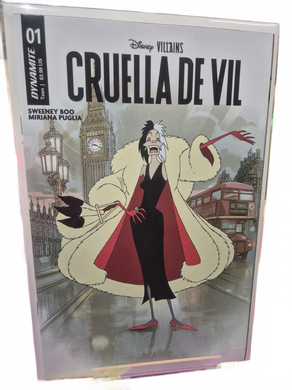 Disney Villains Cruella De Vil #1, Joshua Middleton Variant, NM