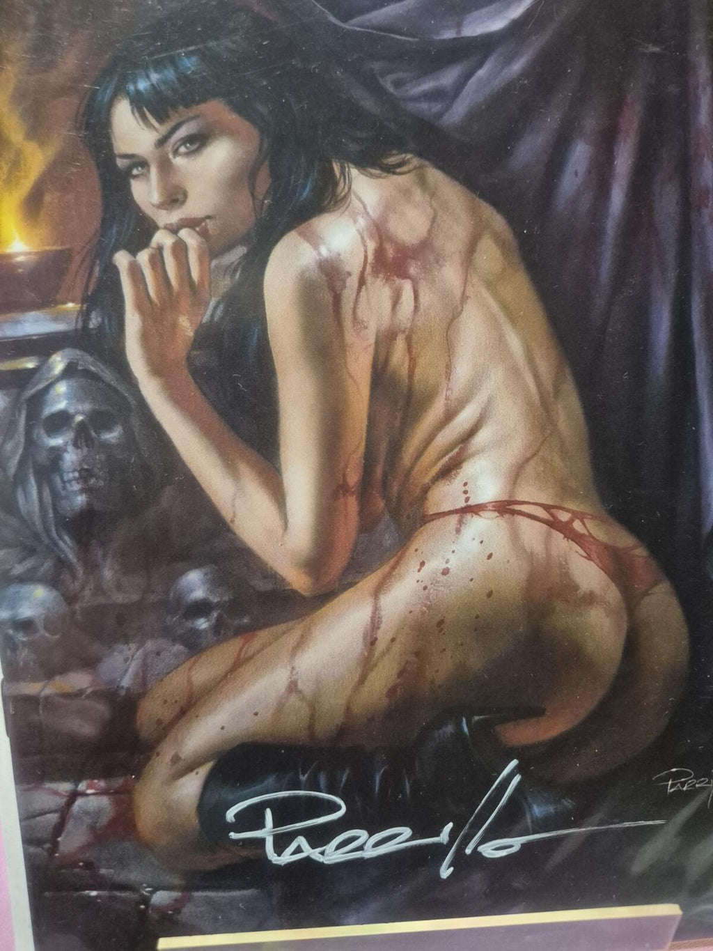 Vampirella #10, Signed by Lucio Parrillo with COA, Rare 1:20 Ratio Cover, NM