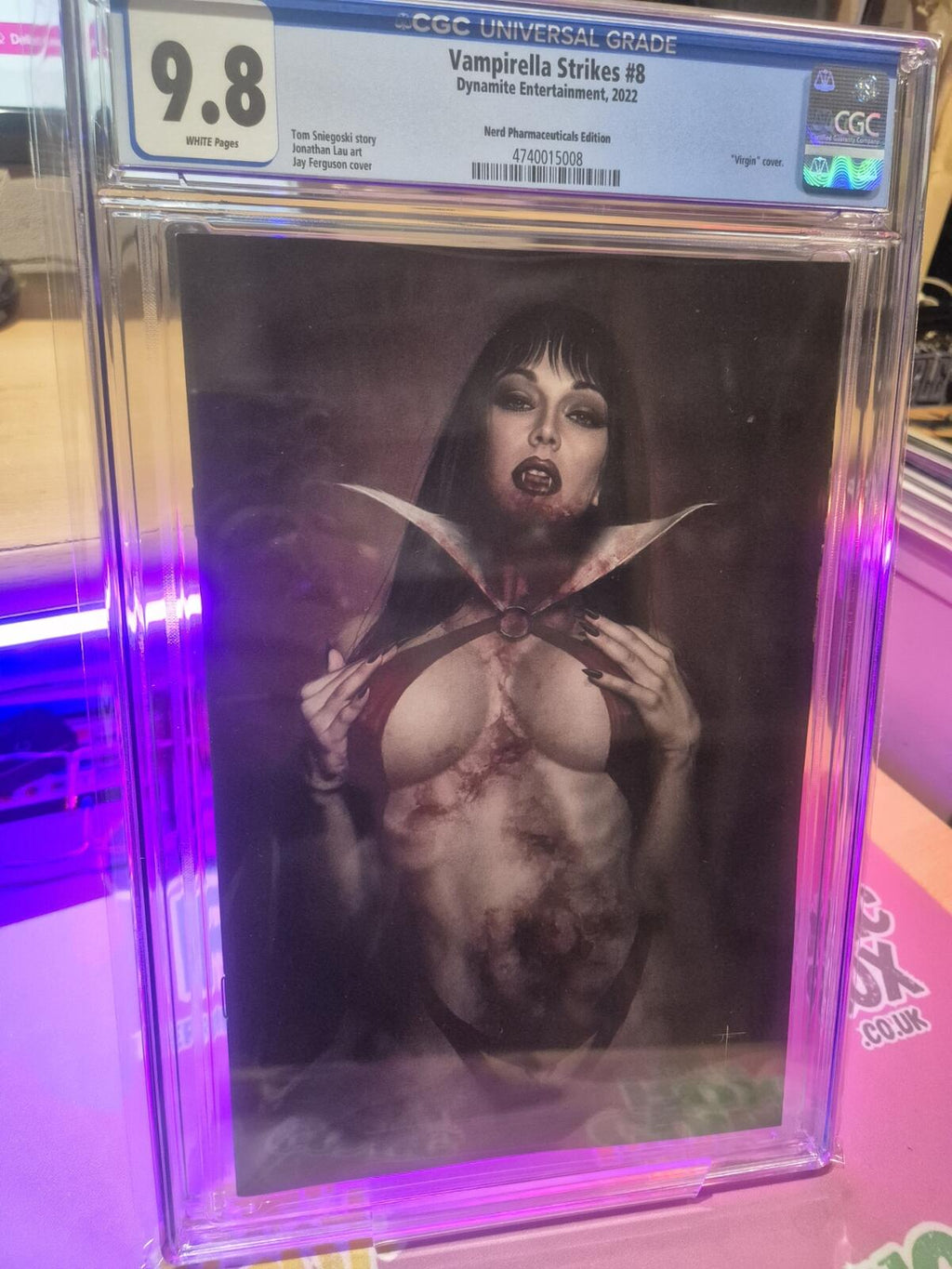 Vampirella Strikes #8, CGC 9.8 Top Pop! Jay Ferguson Virgin Cover Ltd 400