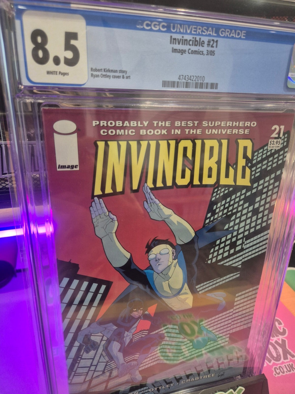 Invincible #21, CGC 8.5, 2005, 1st app. Darkwing II, Ryan Ottley Cover
