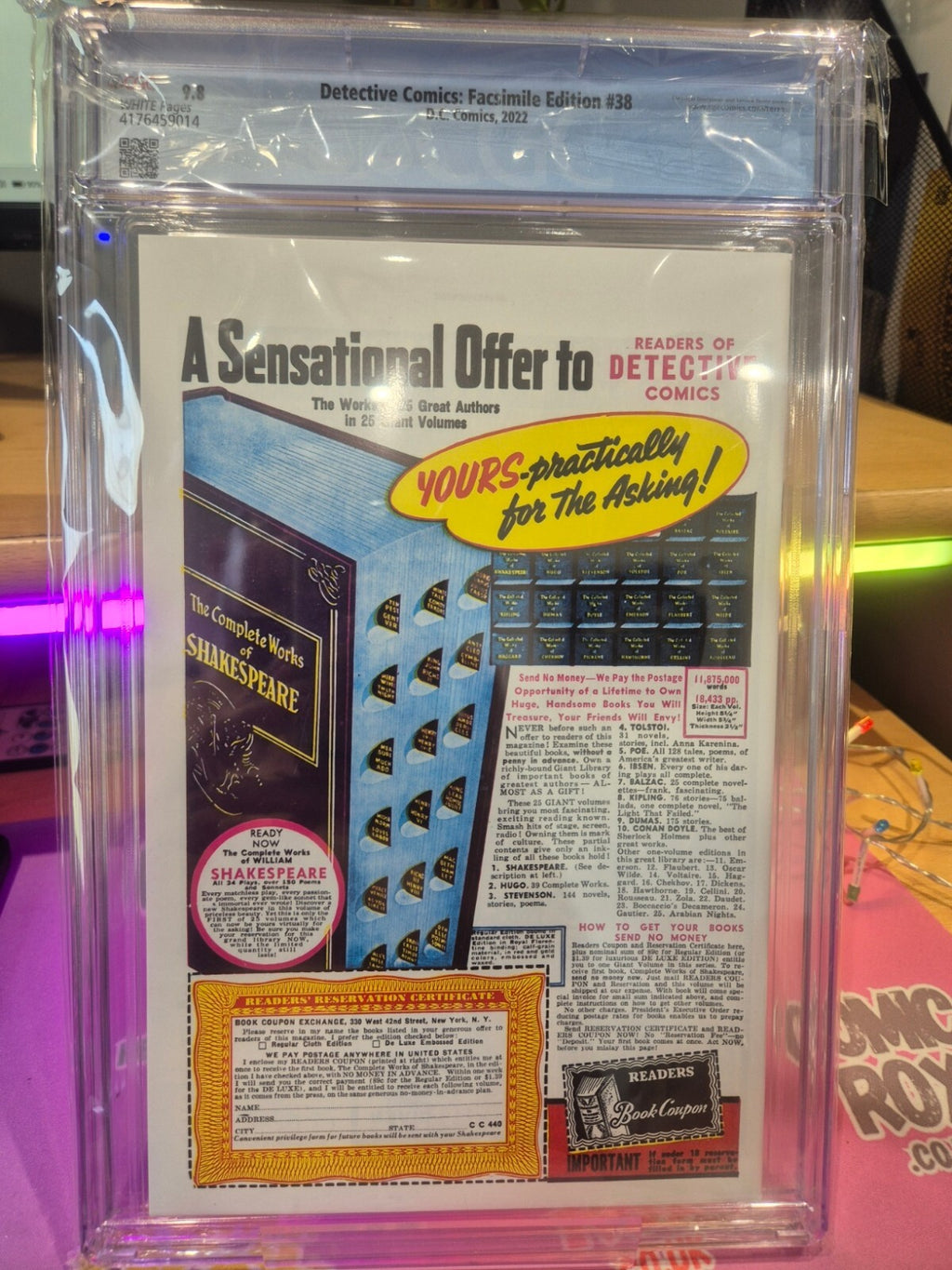 Detective Comics #38, CGC 9.8 White Pages Facsimile 1st app of Robin