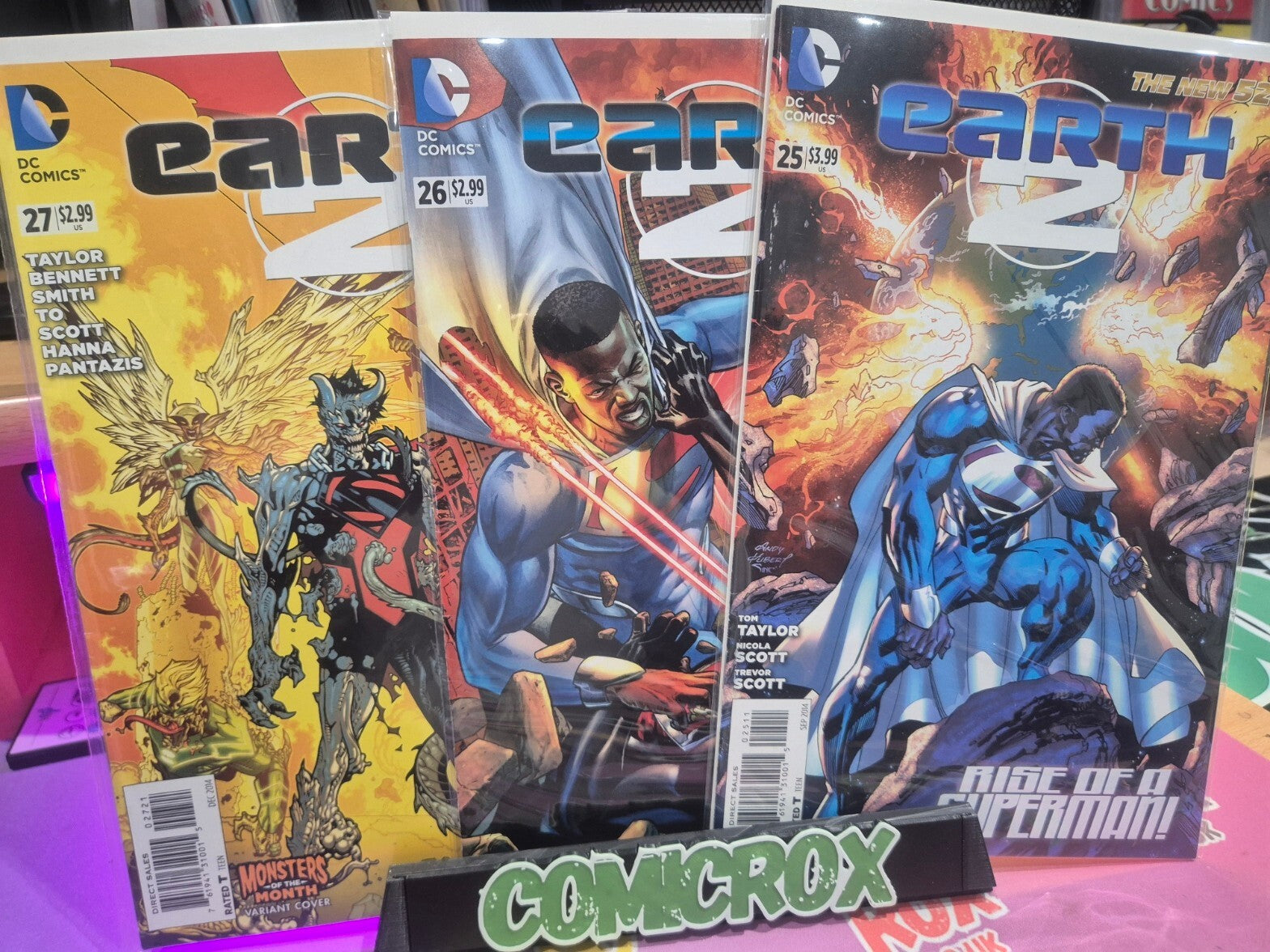 Earth 2, New 52 Bundle, Issues 0-13, 25-27 plus Annual (19 Comics) NM