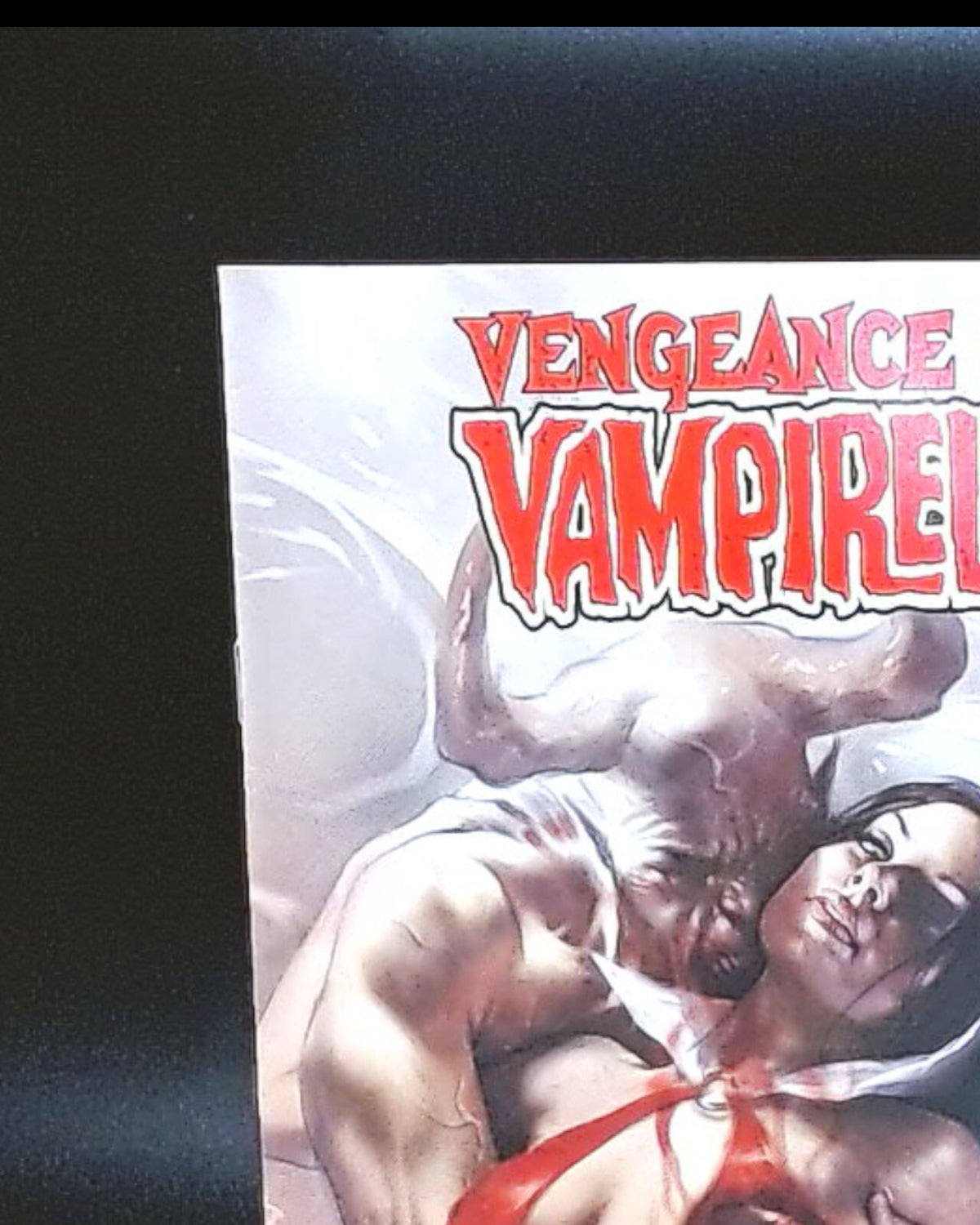 VENGEANCE OF VAMPIRELLA #8 LUCIO PARRILLO VARIANT NM- 9.2