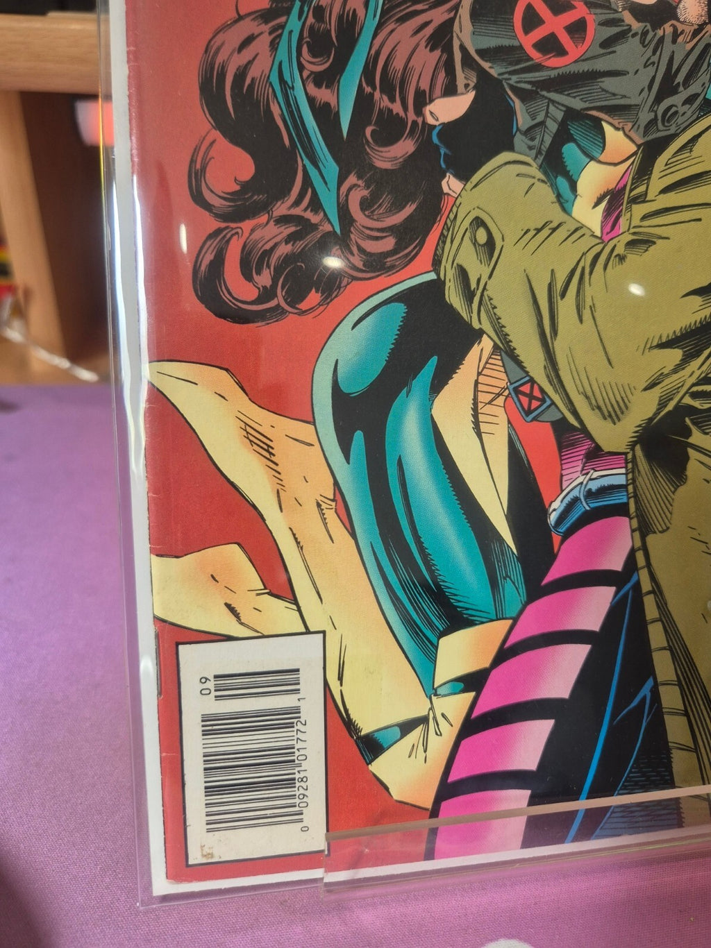X-Men #24, 1992, Newsstand, Rogue & Gambit Kiss Cover, VF/VF+