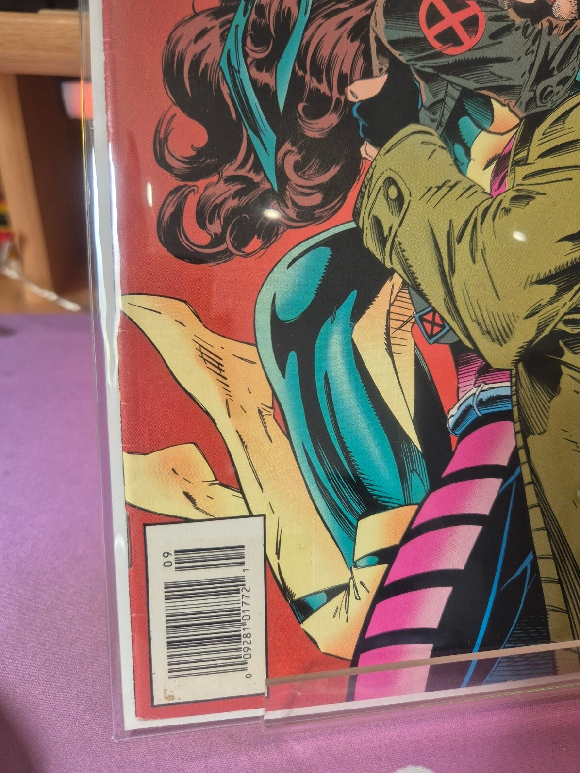 X-Men #24, 1992, Newsstand, Rogue & Gambit Kiss Cover, VF/VF+