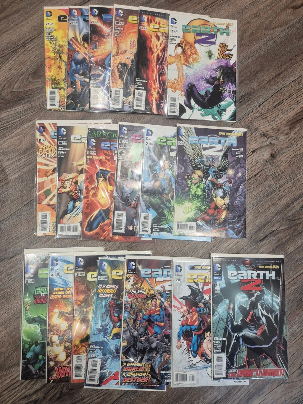 Earth 2, New 52 Bundle, Issues 0-13, 25-27 plus Annual (19 Comics) NM