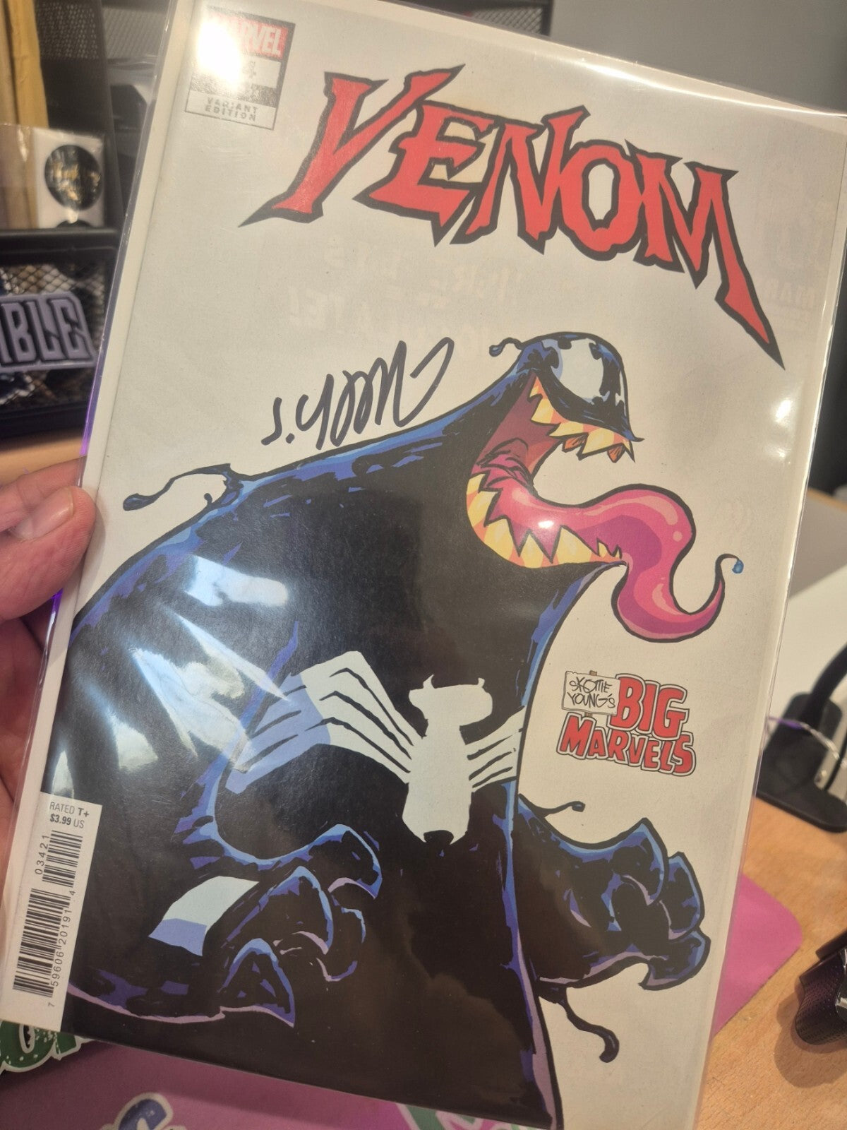Venom #34, Signed by Skottie, Skottie Young Big Marvels Variant, NM