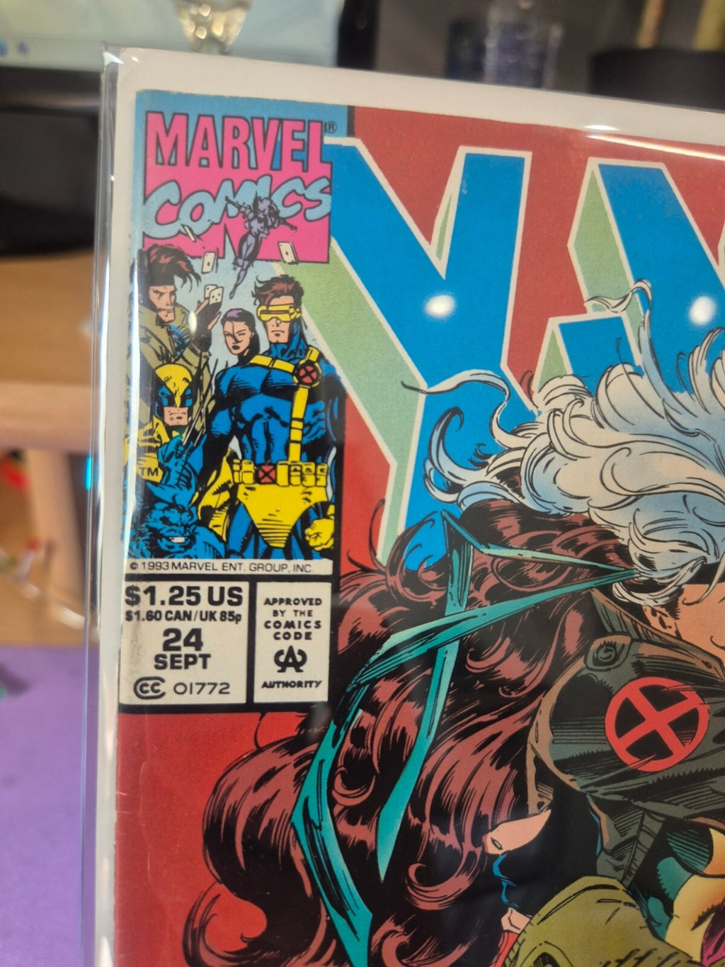 X-Men #24, 1992, Newsstand, Rogue & Gambit Kiss Cover, VF/VF+