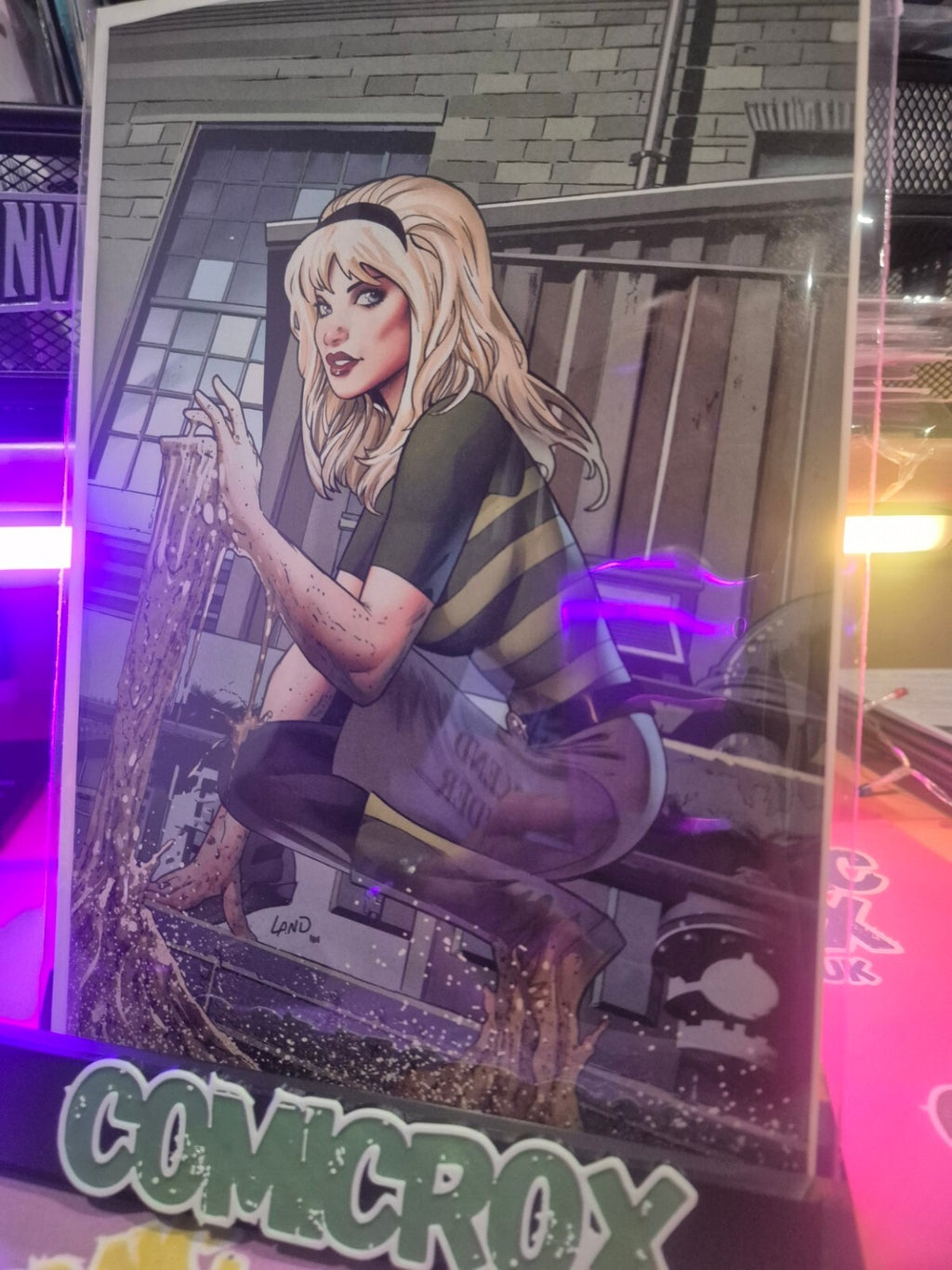 Spider-Gwen: Shadow Clones #2, Greg Land Rare Incentive Virgin Variant 1:100, NM
