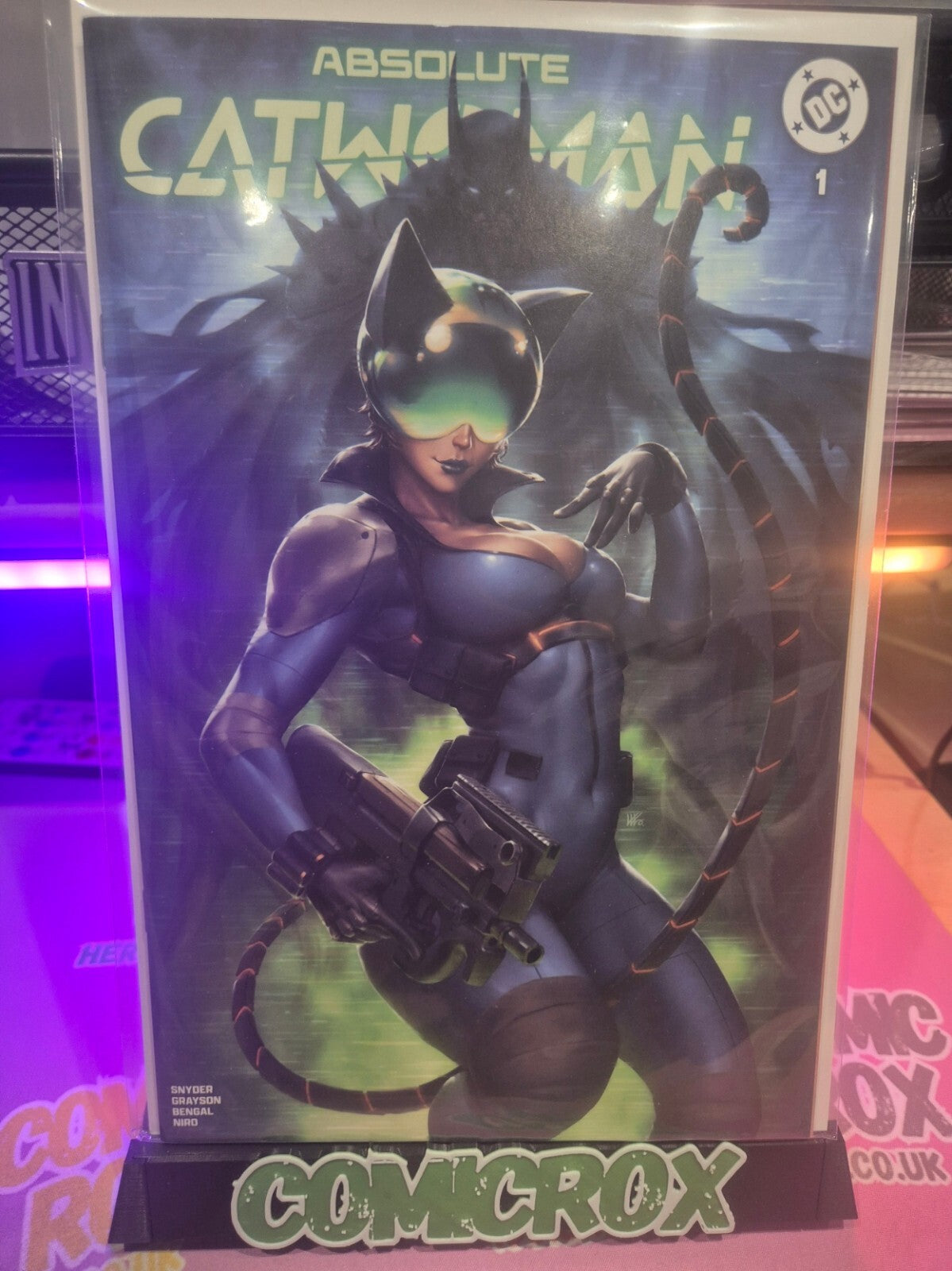 Absolute Catwoman #1, Kendrick Lim Exclusive Variant Ltd. 3000, NM+